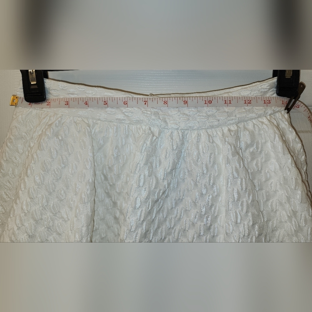 NWT Express White Quilted Textured Mini Skirt - Fit & Flare - 4 - Picture 8 of 8